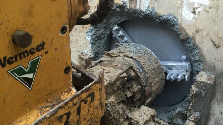 Installing a pipe with the Vermeer AXIS microtunnelling system